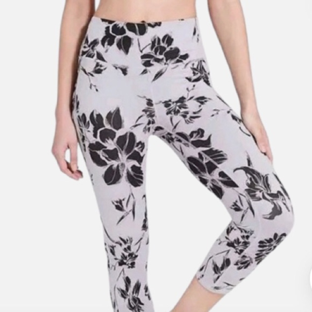 Athleta Leggings High Rise Magnolia Chaturanga Capri  Floral Size M